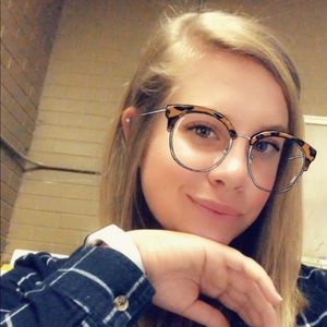 Meet your Posher, Kelsy